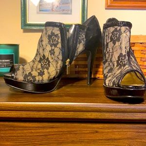 Lacy Black Heel